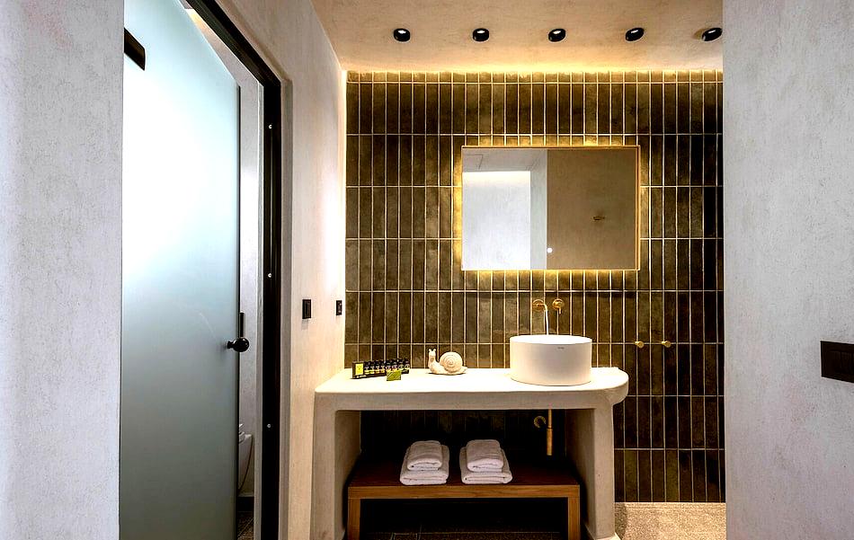 Damigos Caldera World Image